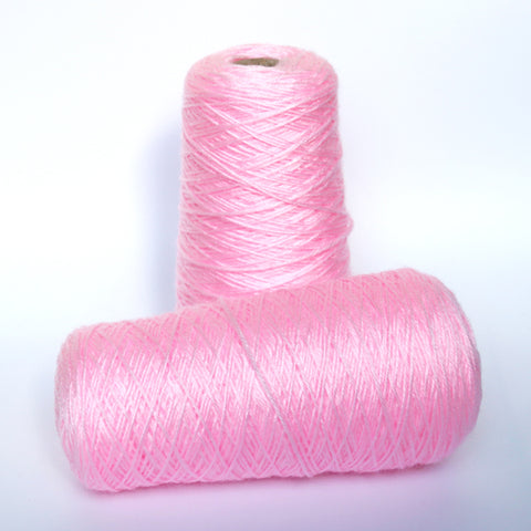 009 - Licht Roze 100% acryl garen op kegel